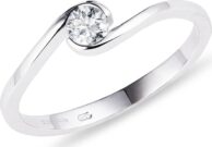 Asymetrický prsten s diamantem v bílém zlatě KLENOTA