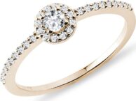 Zásnubní prsten ze žlutého zlata s diamanty KLENOTA