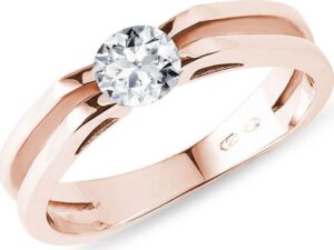 Výrazný prsten z růžového zlata s diamantem KLENOTA