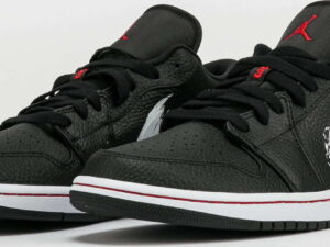 Jordan 1 Low SE black / white - university red EUR 47